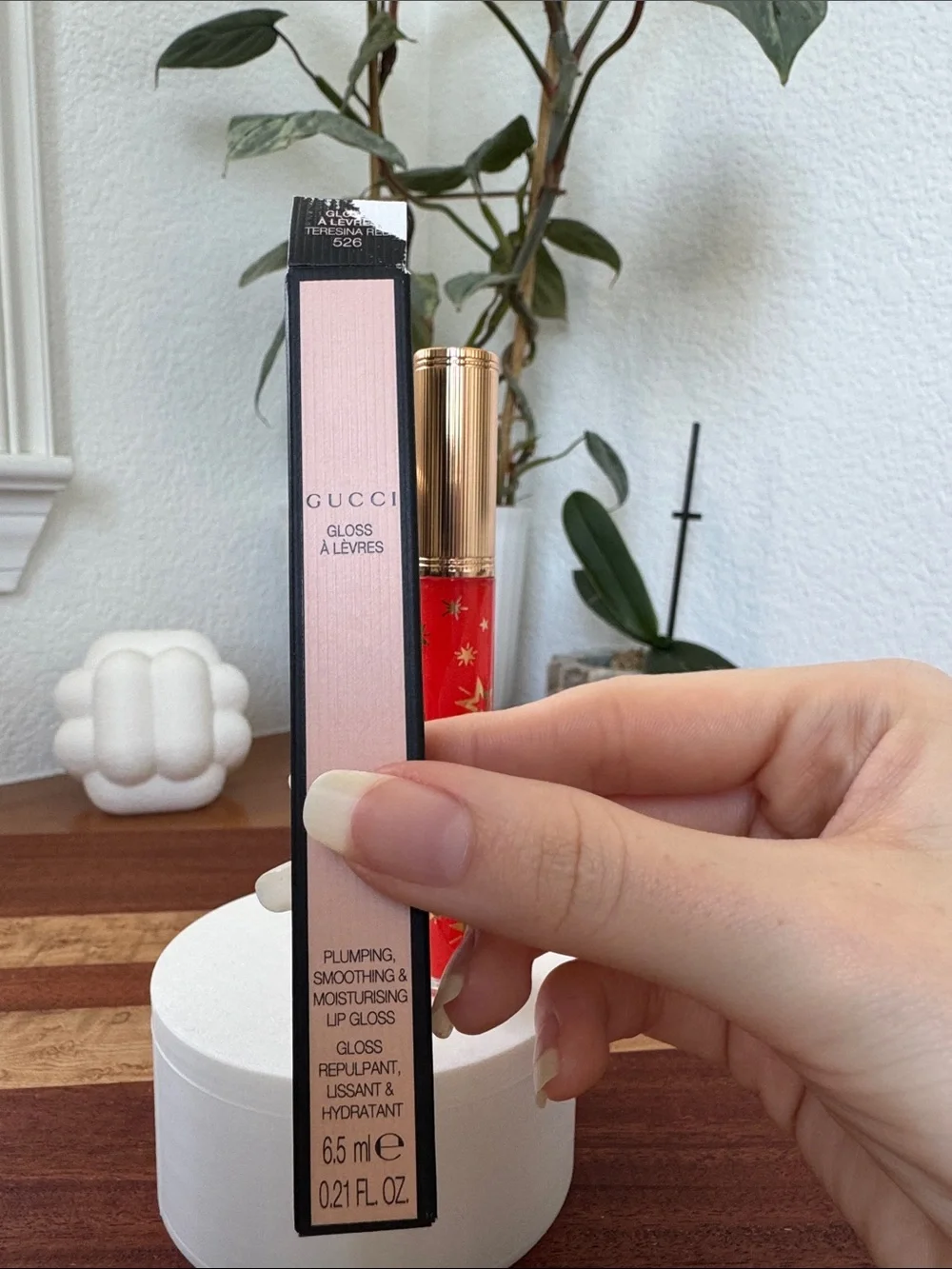 Gucci Hydrating Plumping Lip Gloss - 526 teresina red